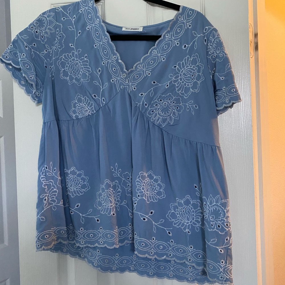 Blu Pepper blouse. Size L.